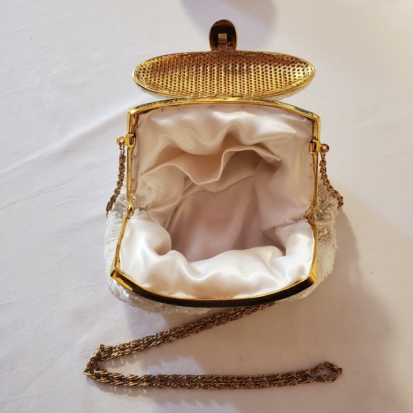 Antique 1920s White Beaded Evening Purse | Gold Chain Frame - Picture 16 of 16